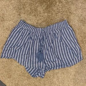 American Eagle fabric short